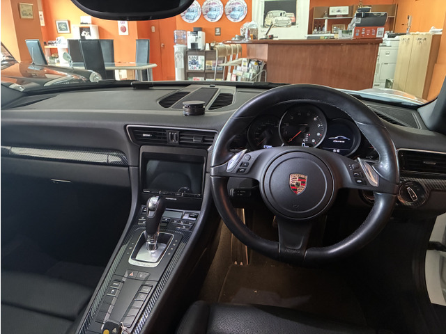 911