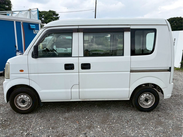 エブリイ