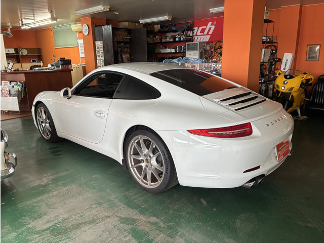 911