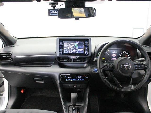 ヤリス1.5 ハイブリッド X E-Four 4WD