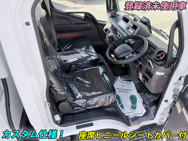 キャンター冷蔵冷凍車
