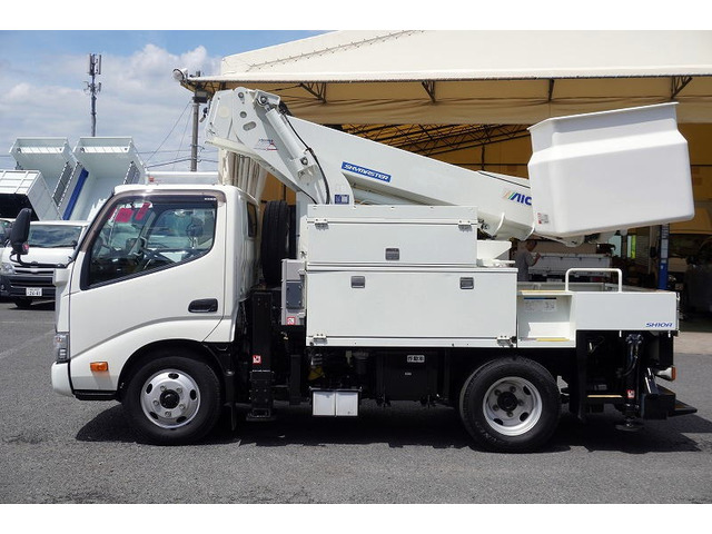 デュトロ高所作業車