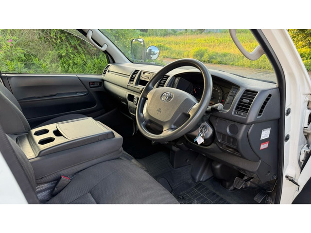 ハイエースバン3.0 DX ロング ディーゼル 4WD