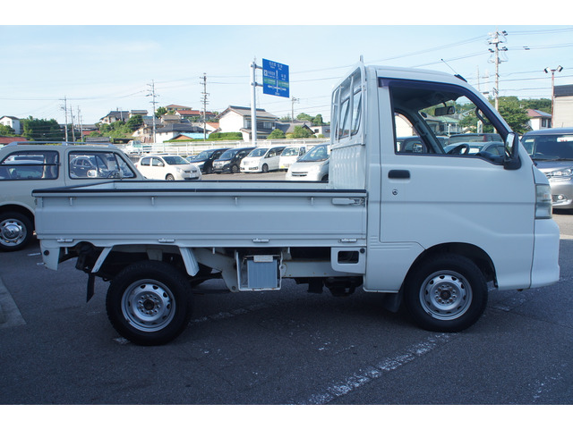 3�����E3000km�̖����ۏؕt���ł��B�G���W���A�~�b�V�������̏C���̍ۂɋ��z���傫���Ȃ肪���ȉӏ��������C���ň��S�ł��B�ő�3�N�܂ł̗L���ۏ؂���舵���Ă���܂��B