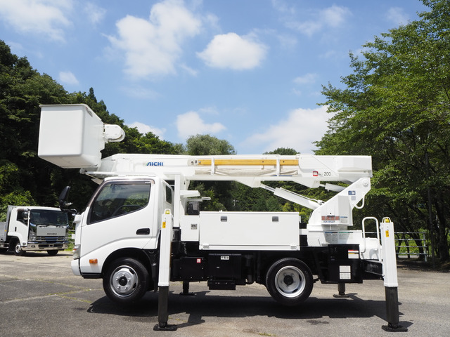 デュトロ高所作業車
