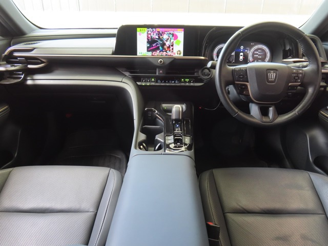 クラウンクロスオーバー2.5 G アドバンスト レザー パッケージ E-Four 4WD