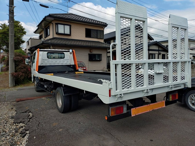 エルフ積載車
