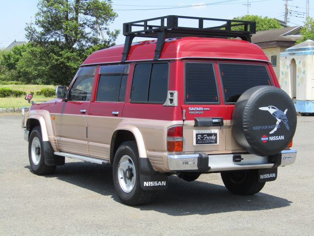 サファリ4.2 エクストラ ハイルーフ キングズロード ディーゼル 4WD
