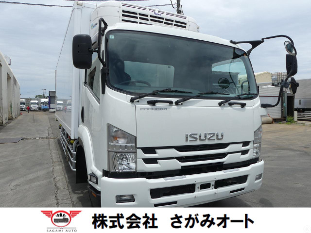 フォワード冷蔵冷凍車