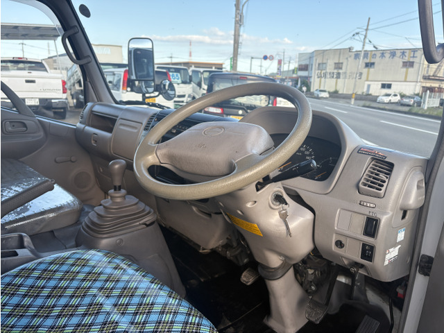 4890cc 2t 2�g�� ���C�h�����O 3�i�N���[���t �É� URV263 ETC ���O���d�グ�ς� 5�� 5MT �ύ�2000Kg ���s88500K 3�l��� �ב����380&times;190
