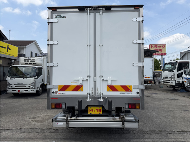 エルフ冷蔵冷凍車