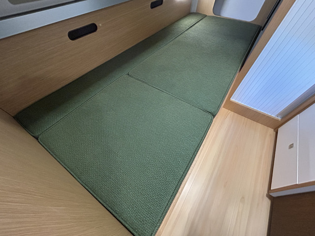 ��i�x�b�h���i�ł�!���@��195cm&times;77cm�ƂȂ��Ă���܂�!