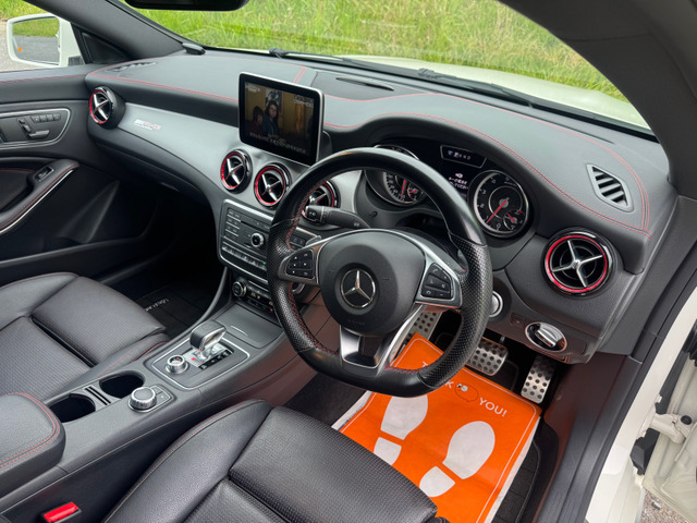 CLAクラスAMG CLA45 4マチック 4WD