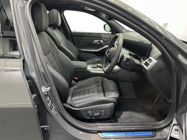 ��BMW�̃��[�J�[�ۏ�(�V�ԕۏ�)���p��������Ŕ[�Ԓv���܂��̂ŁA�����n����ɖ�����s������������܂��Ă��A�S���̐��K�f�B�[���[�ɂĖ����C�����󂯂邱�Ƃ��ł��܂��B��p�͎ԗ��{�̉��i�Ɋ܂܂�܂��B