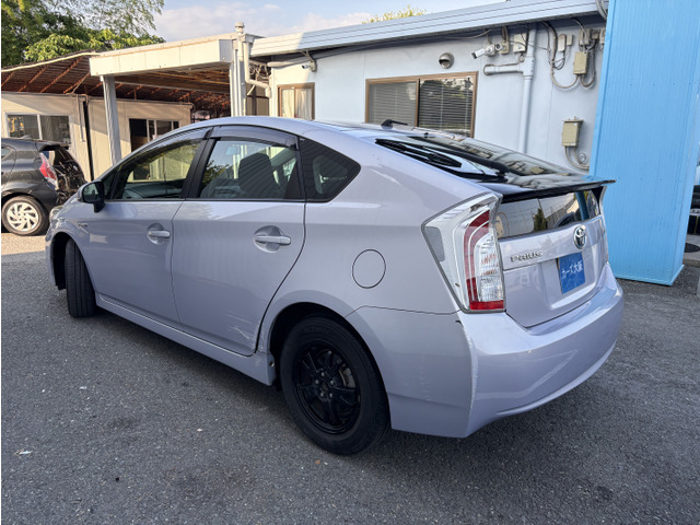プリウス1.8 S