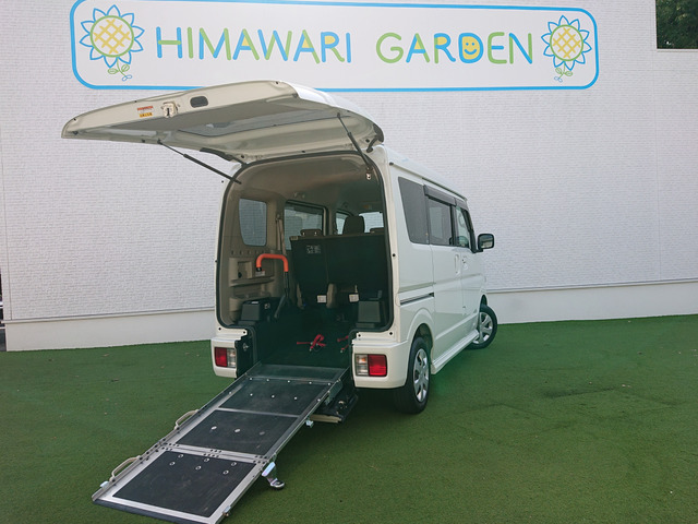 エブリイワゴンウィズ 車いす移動車 左右分割式リアシート付