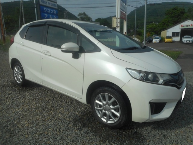 フィット1.3 13G Lパッケージ 4WD