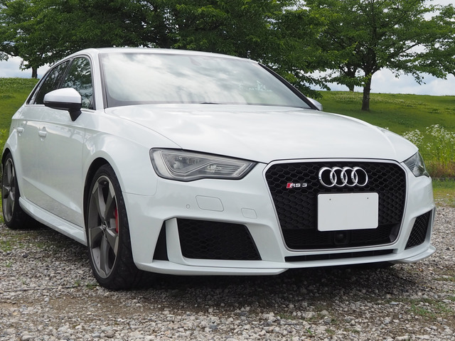 アウディ RS3スポーツバック ホワイト(白)の中古車一覧｜中古車検索