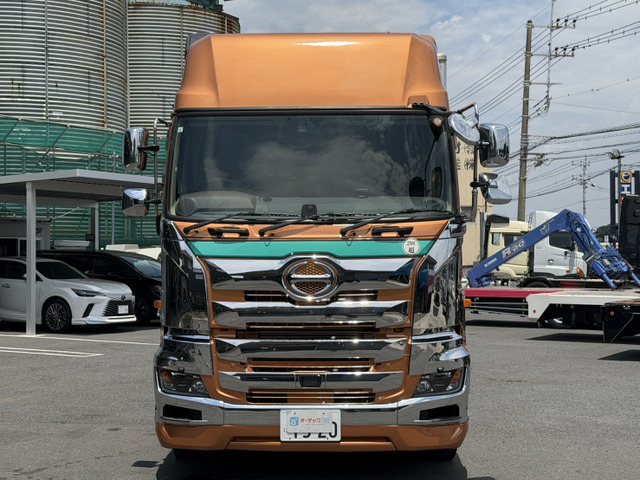 プロフィア冷凍冷蔵車