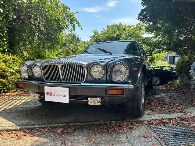 ディムラーダブルシックス