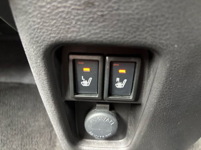 【運転席・助手席シートヒーター】搭載しております!