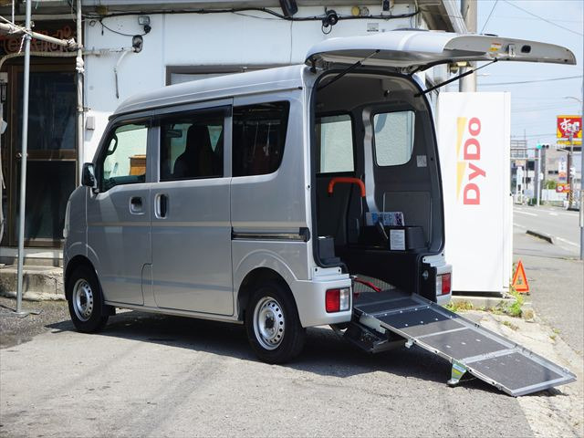 エブリイウィズ 車いす移動車 助手席側リアシート付