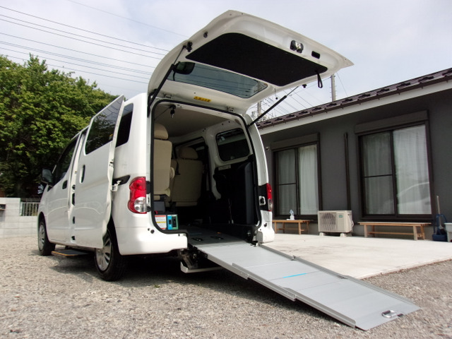 NV200バネットバン1.6 チェアキャブ 車いす1名仕様 専用サードシート有