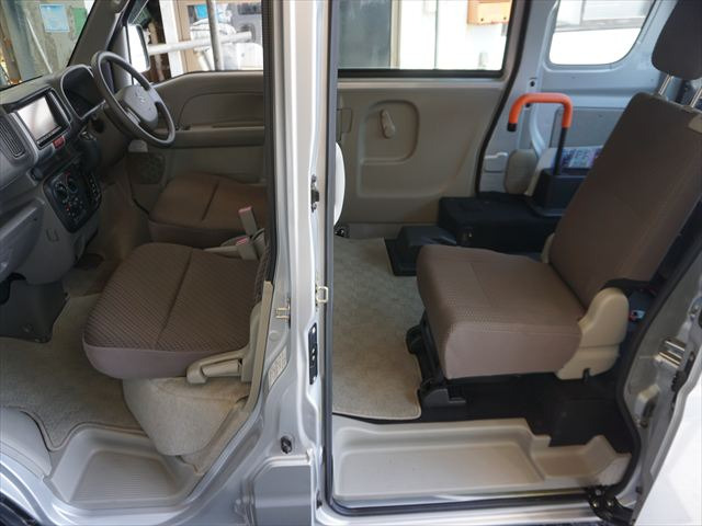 エブリイウィズ 車いす移動車 助手席側リアシート付