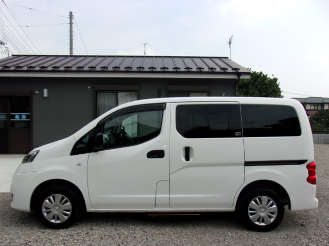 NV200バネットバン1.6 チェアキャブ 車いす1名仕様 専用サードシート有