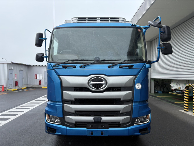 プロフィア冷凍冷蔵車