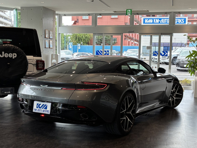 DB11V8