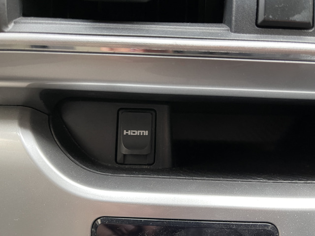 ��HDMI�[�q���t���Ă���̂ł����ȋ@�킪�ڑ��ł��܂��B������������!!���₢���킹��TEL06-6430-1230 E-mail cars_genesis2007@yahoo.co.jp�܂�!!��
