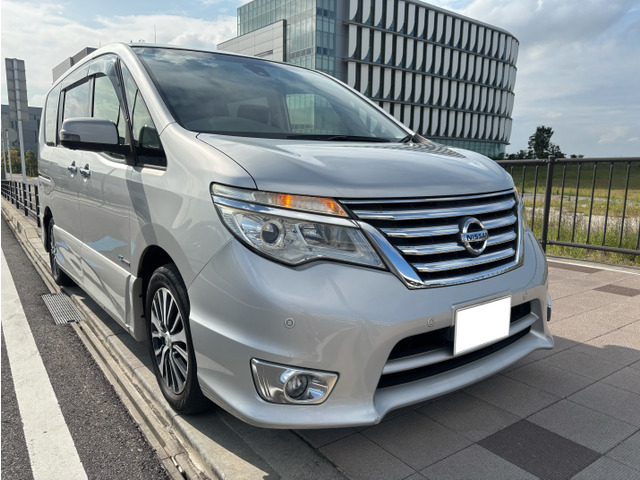 セレナ2.0 ハイウェイスター Vセレクション+Safety II S-HYBRID