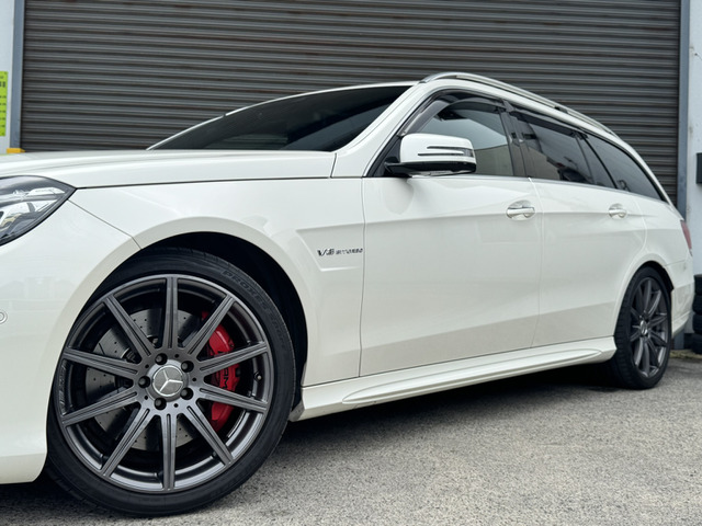 EクラスワゴンAMG E63 4マチック 4WD