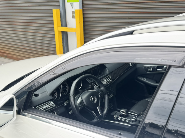 EクラスワゴンAMG E63 4マチック 4WD