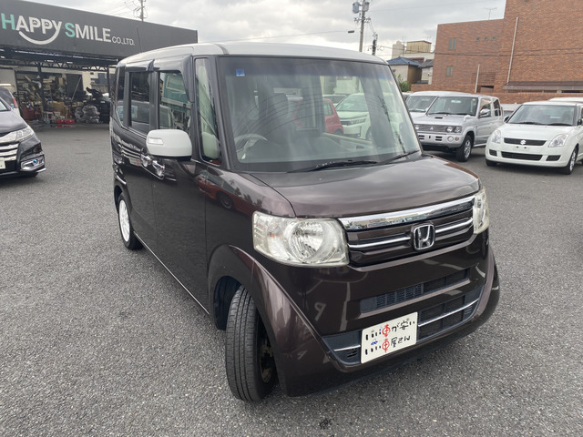 3ヶ月・3000kmの無料保証付きです。エンジン、ミッション等の修理の際に金額が大きくなりがちな箇所も無料修理で安心です。最大3年までの有料保証も取り扱っております。