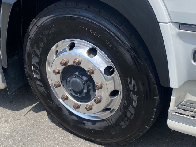 クオントレーラーヘッド