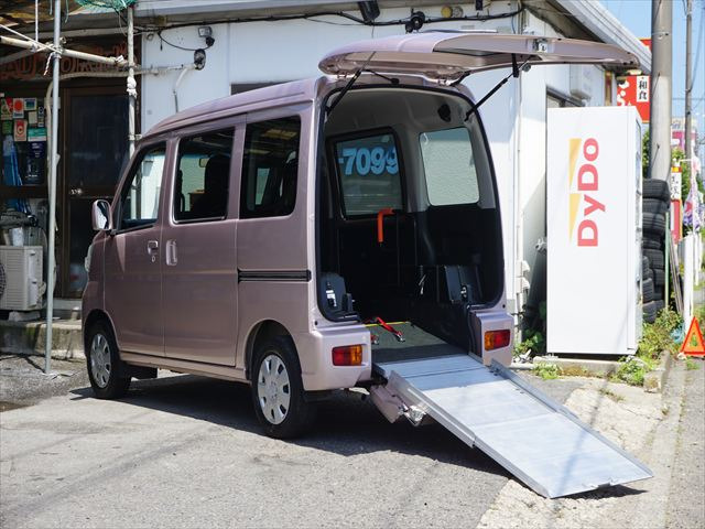ハイゼットカーゴスローパー リヤシートレス仕様 折り畳み補助シート付き