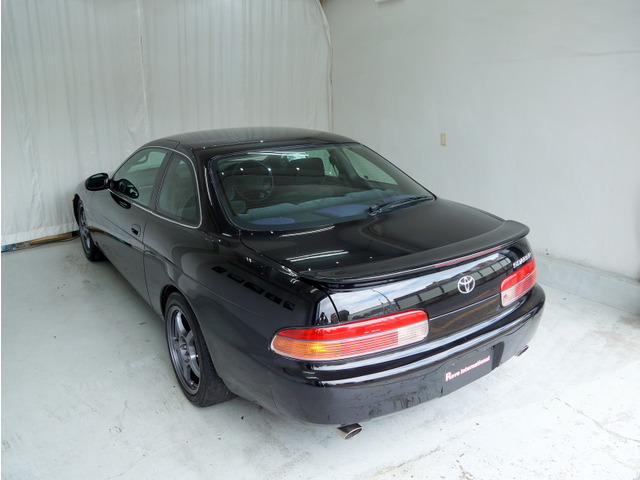 ��4L V8 1UZ�G���W���̖L���ŗ͋����g���N�ƐÏl���A�����ėD��ȃN�[�y�{�f�B�A����Ȃɗǂ��Ԃ͌���ł����X�����Ɗ����܂��B