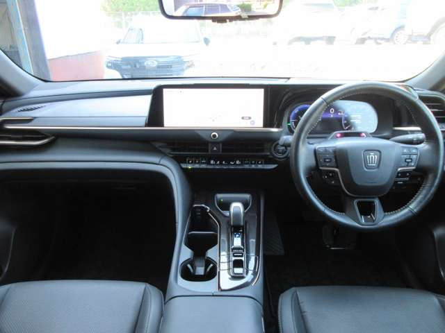クラウンスポーツ2.5 Z E-Four 4WD