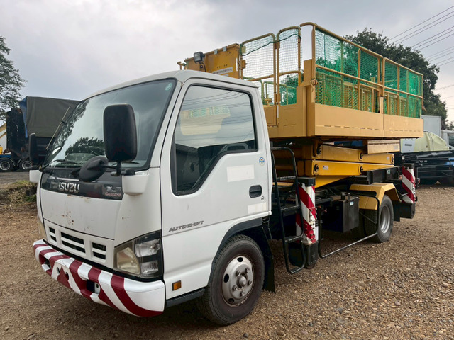 エルフ高所作業車