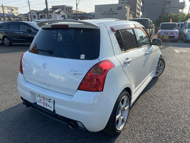 �i�r�E�o�b�N���j�^�[�EETC�E�n�f�W�`���[�i�[�E�t���b�v�_�E�����j�^�[���̗p�i�������k���������B���݂����̂��Ԃ���̕t���ւ��A�������ݎ��t�����\�ł��B