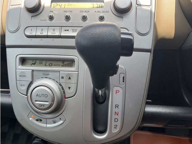 ���C�t�̓C���p�l�V�t�g���̗p���Ă���܂��B�^�]�Ȃ���肪�͂��₷�����삵�₷���ł��B