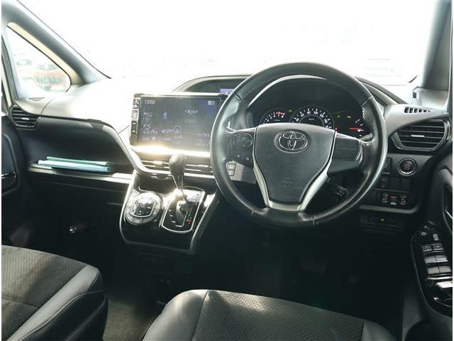 ヴォクシー2.0 ZS 煌III 4WD