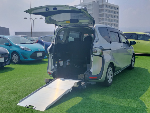 シエンタ1.5 X ウェルキャブ 車いす仕様車 タイプI 助手席側セカンドシート付