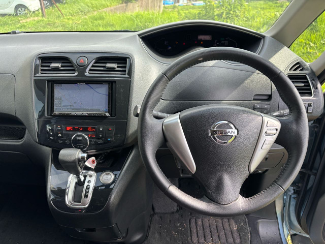 セレナ2.0 ハイウェイスター S-HYBRID