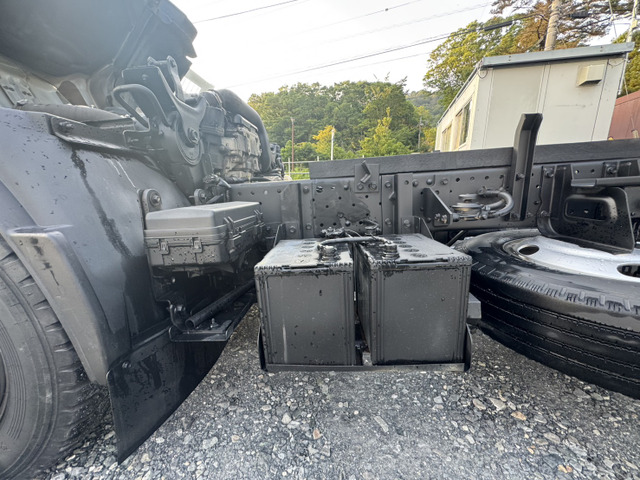 バッテリー等:いすゞエルフフルフラットローダンプ 積載3トン,安心の車検1年付でのお渡し☆アイドリングストップ,HSA,オートサイドミラー,マニュアル6速他 栃木県栃木市★トラックダンプ専門★ハイトレーディング