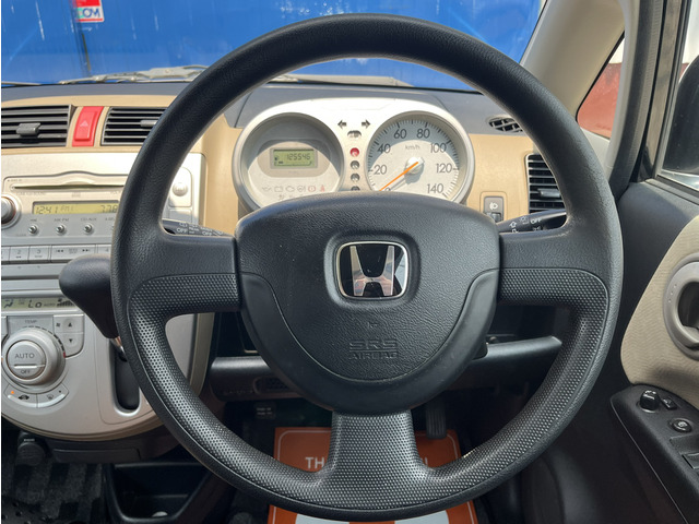 �����X�e�A�����O���ڂ��Ă���܂��B���삵�₷���傫���ŏ��₷���ł��B