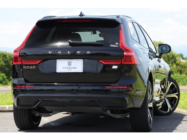 XC60リチャージ アルティメット T6 AWD PHEV エアサスペンション 4WD