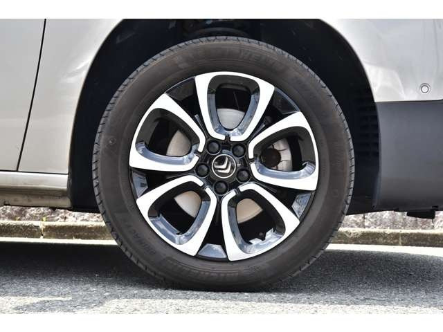 �y�C�����ǂ����[�Ԓv���܂��z�d�グ���X�^�b�t�ɂ��A��p�|���b�V���[�ɂ��{�f�B�̖����d�グ�A�z�C�[���A�^�C���n�E�X�����̐��|�A�����̍R�ۃN���[�j���O�A�e���X�C�b�`�A�n���h���A�ו��̐��|���s���܂��B